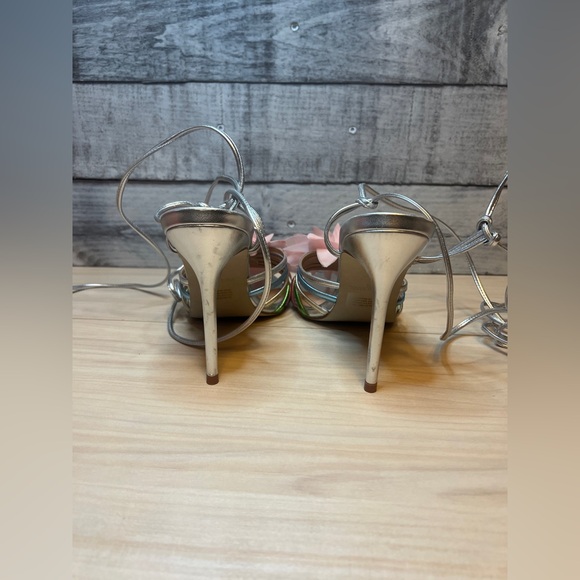 STEVE MADDEN NWT Jolisa Metallic Flower Ankle Wrap Dress Sandals - Picture 9 of 11